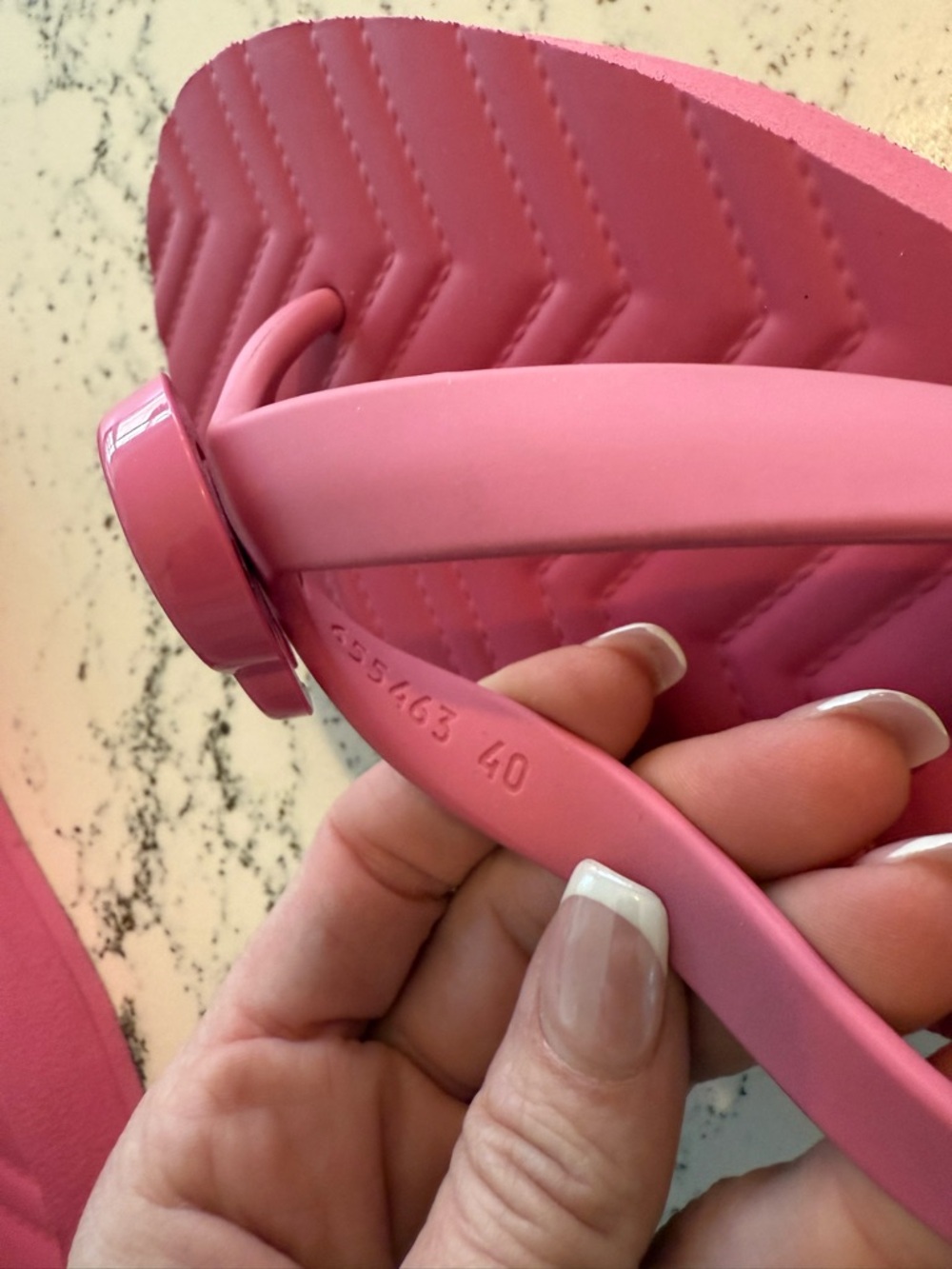 Gucci Women's Logo Platform Flip Flops. Pink size 40. Worn once. Like new. - Picture 4 of 4